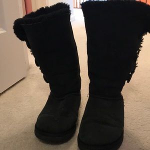 UGG Tall Black Bailey Button Size 7 Gently Used